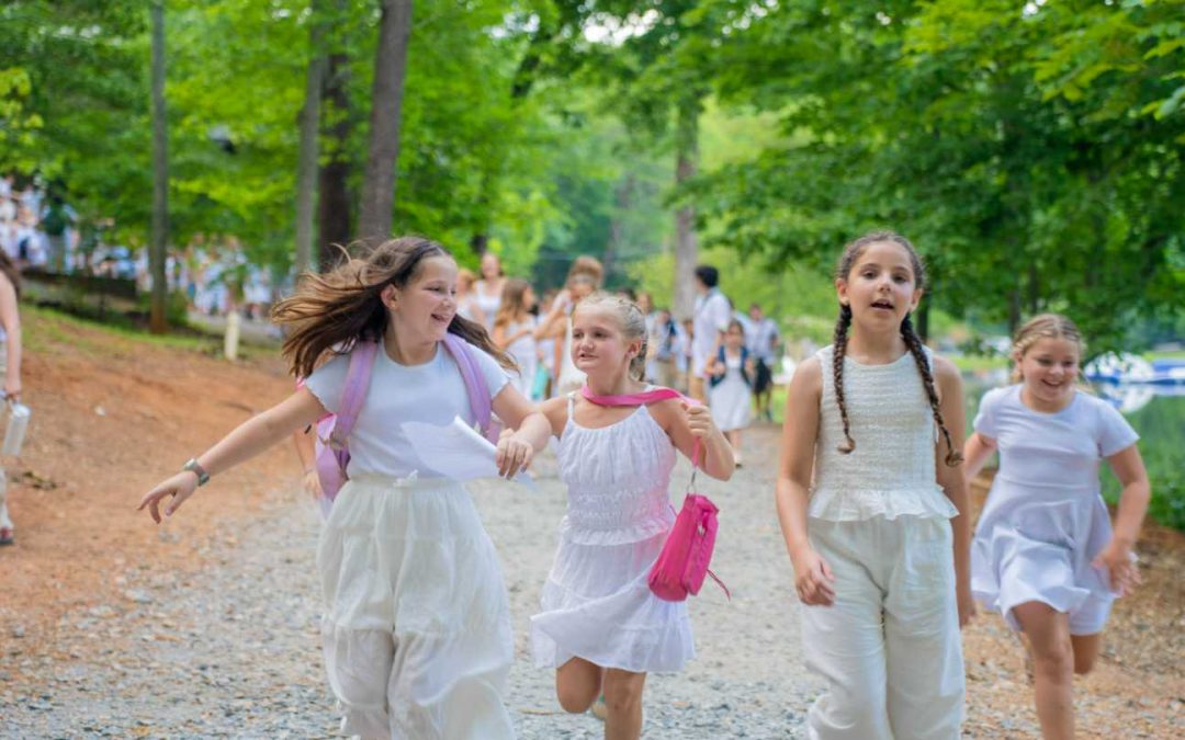 A Shabbat Full of Light and Song